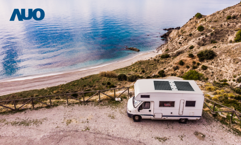 「可撓輕量化太陽光電板SunCurva」使用輕量特殊耐候型複合板取代傳統太陽能板的玻璃前板，不僅降低70%重量，每米平方僅3Kg；具有抗衝擊性能及通過電磁相容性測試，可應用於交通運輸工具，如露營車、遊艇等